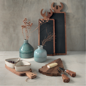 PLATEAU A FROMAGE EN ACACIA FORME SAPIN AVEC 2 COUTEAUX A FROMAGE MANC – Image 2